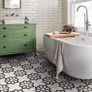 W/D POPPY BLACK & WHITE FEATURE TILE